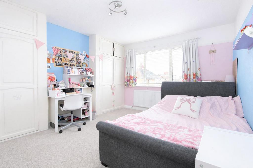 Bed 3.JPG