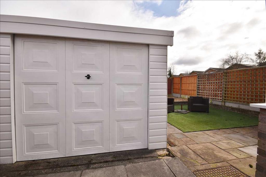 Detached Garage