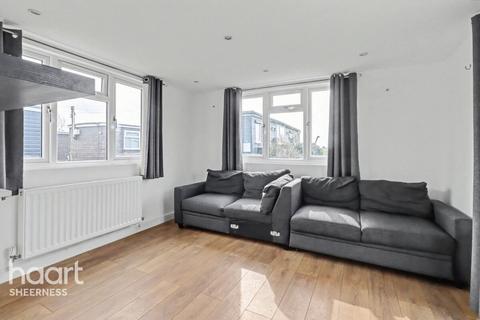 2 bedroom chalet for sale, CYC COSTAL Club, Sheerness