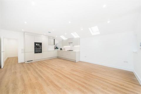 3 bedroom flat for sale, Larch Road, London NW2