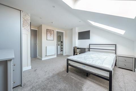 1 bedroom terraced house to rent, Angerstein Road, Hampshire PO2