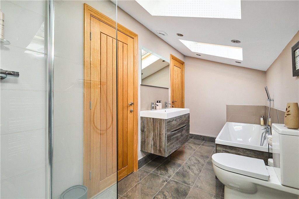 En-Suite Bathroom