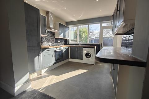 3 bedroom semi-detached house to rent, Stretton Road, Wolston, CV8
