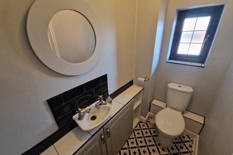 undefined, Warminster Close, LUTON