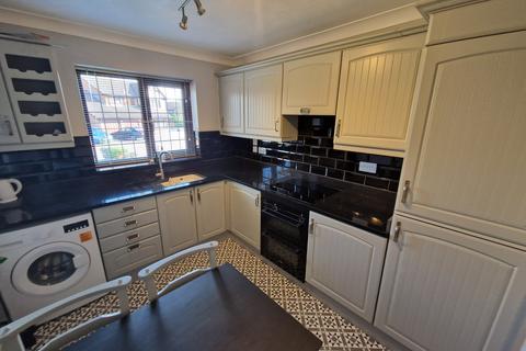 undefined, Warminster Close, LUTON