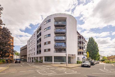 2 bedroom flat for sale, The Bittoms, Kingston Upon Thames, KT1
