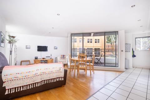 2 bedroom flat for sale, The Bittoms, Kingston Upon Thames, KT1