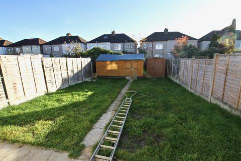 3 bedroom semi-detached house to rent, Foxlands Road, Dagenham