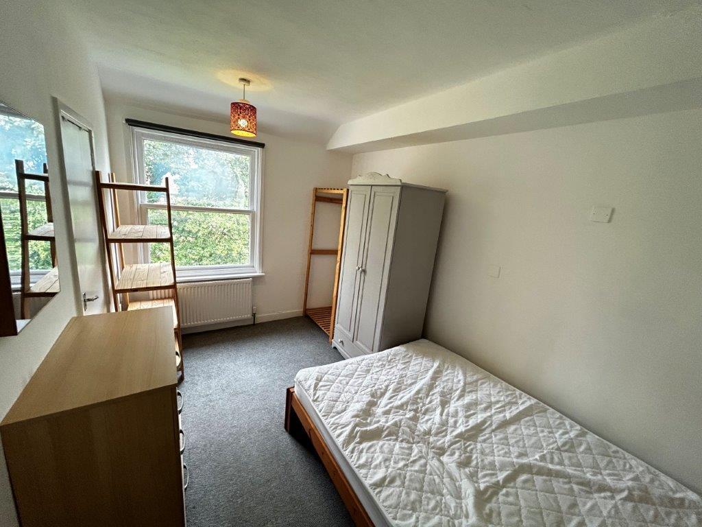 BEDROOM 1.0.jpg