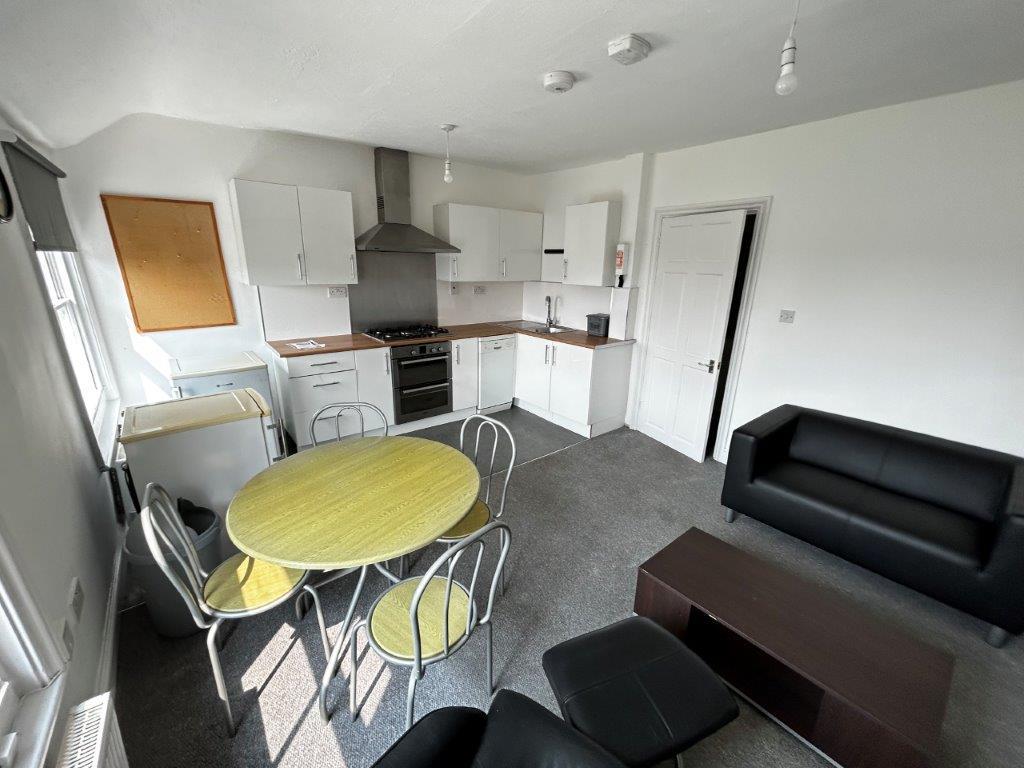 LOUNGE 1.1.jpg