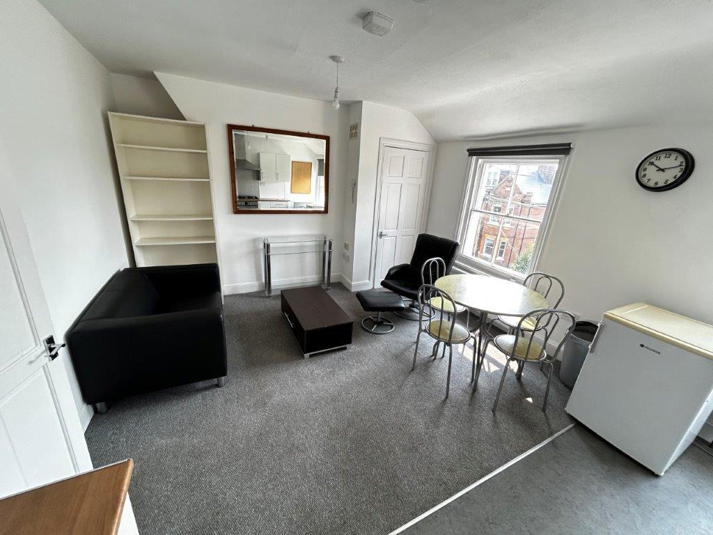 LOUNGE 1.2.jpg