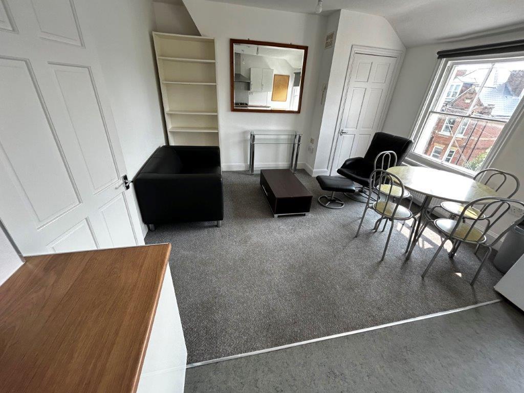 LOUNGE 1.3.jpg