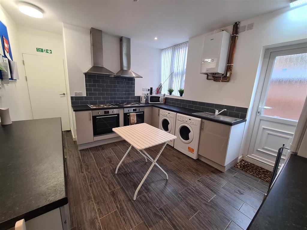 Murray Road 13 - Kitchen.JPG