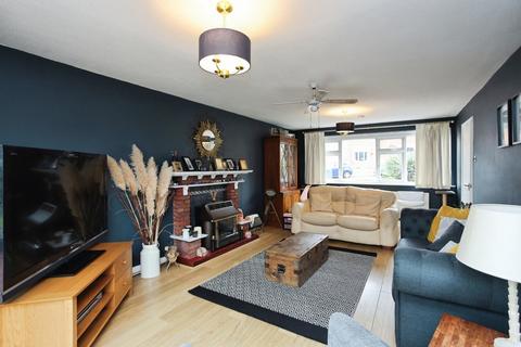 4 bedroom semi-detached house for sale, Dowgate Close, Tonbridge, Kent, TN9