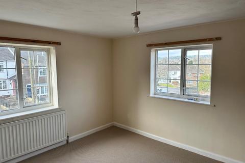 2 bedroom end of terrace house to rent, Kings Close, Otley
