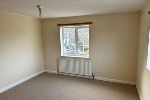 2 bedroom end of terrace house to rent, Kings Close, Otley