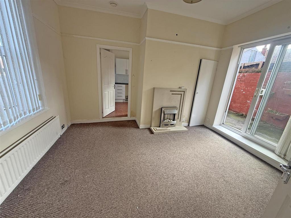 Living room NEW.jpg