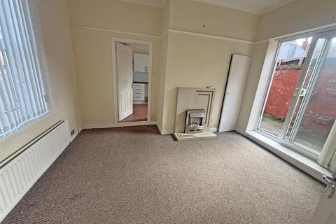4 bedroom end of terrace house for sale, Rosebery Avenue, North Shields
