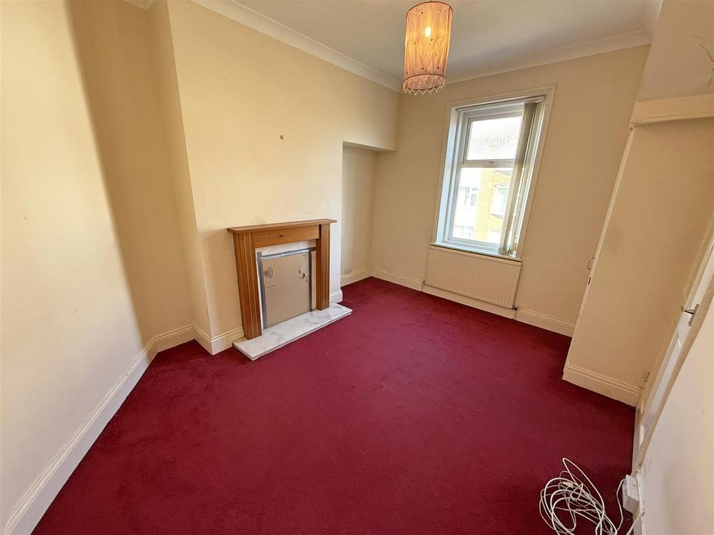 Bedroom 4.jpg