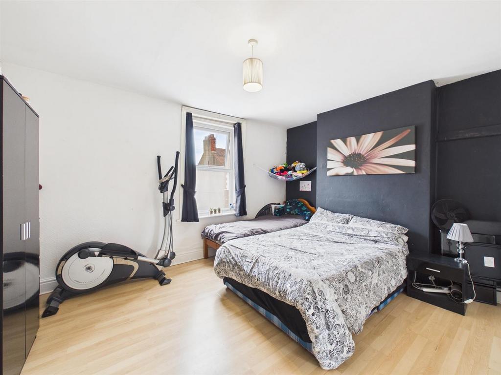 Bedroom: