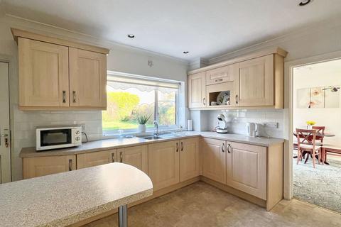 3 bedroom detached house for sale, 3 The Retreat Bridgend CF31 3NU