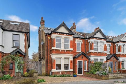 Crescent Road, Barnet, EN4