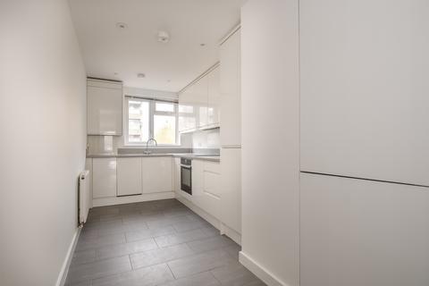 3 bedroom flat for sale, St. John's Avenue, London, SW15