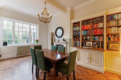 undefined, West Street, Epsom, KT17