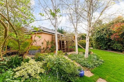undefined, West Street, Epsom, KT17