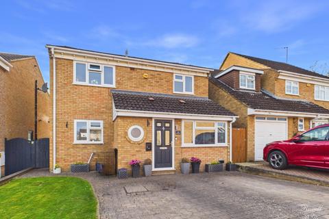 undefined, Edmonds Close, Buckingham, Buckinghamshire, MK18
