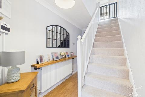 undefined, Edmonds Close, Buckingham, Buckinghamshire, MK18