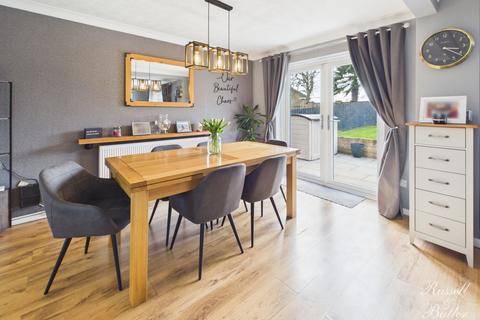 undefined, Edmonds Close, Buckingham, Buckinghamshire, MK18