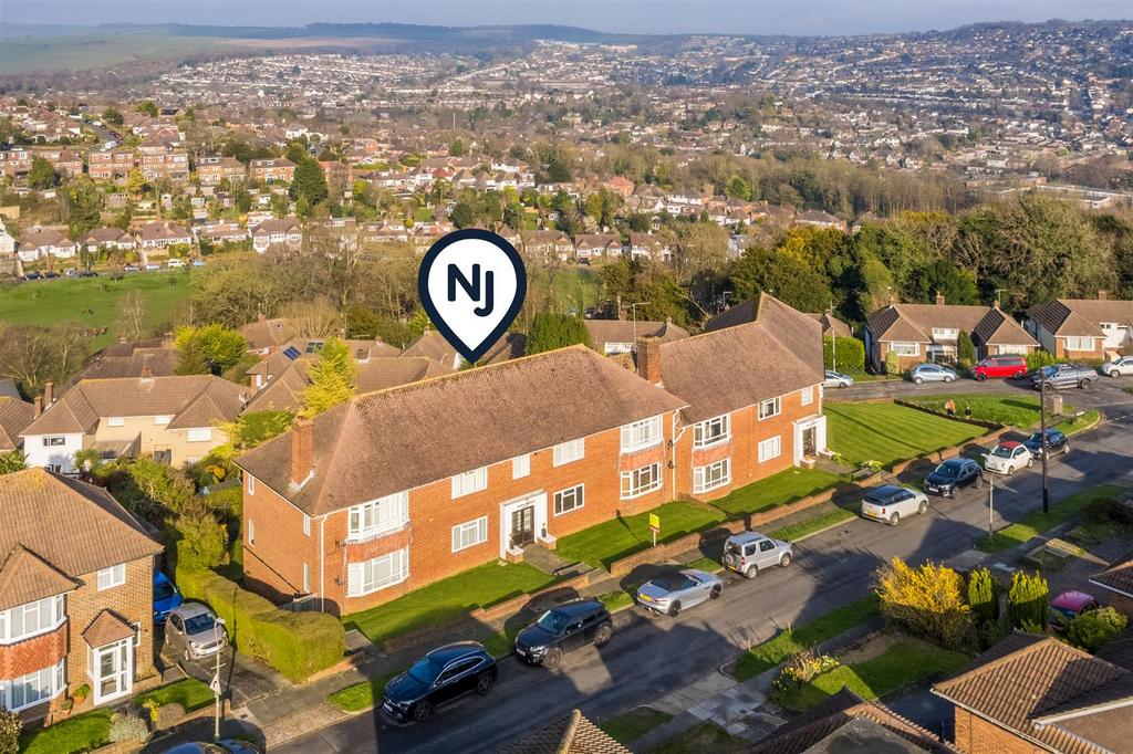 Flat 5 Hillcrest Court-1.jpg