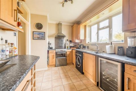2 bedroom apartment for sale, Hillcrest, Brighton