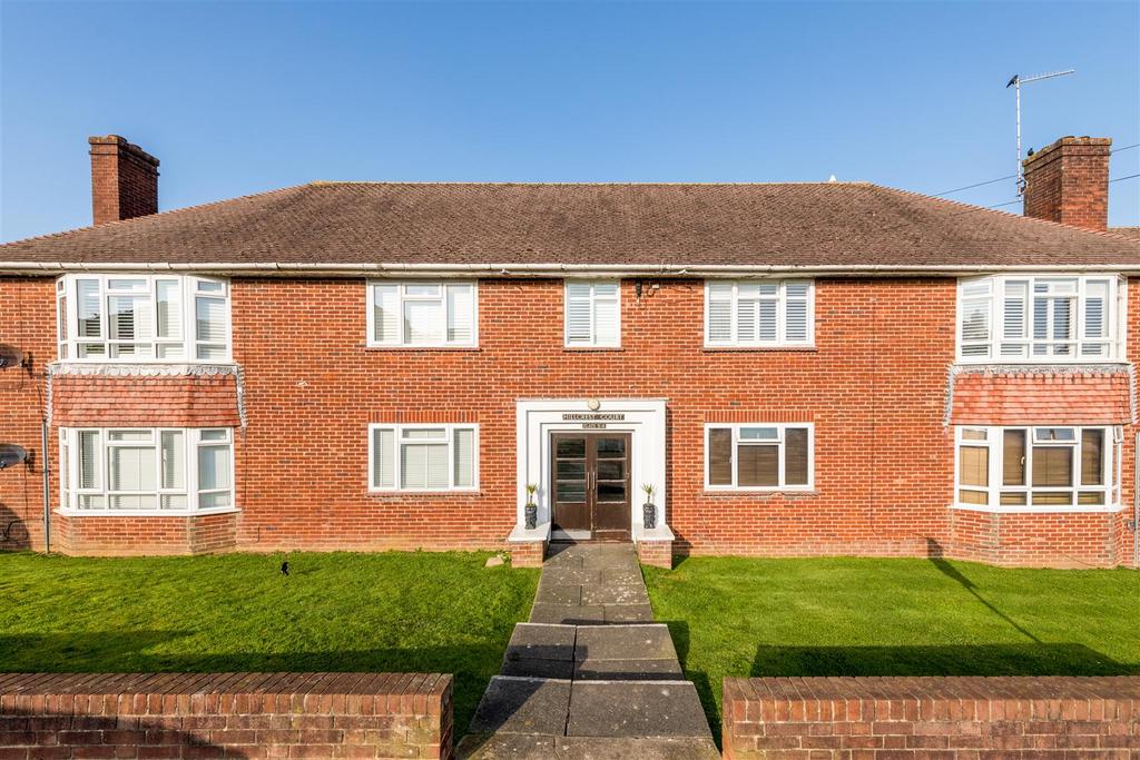 Flat 5 Hillcrest Court-24.jpg