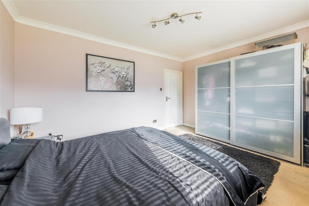 Flat 5 Hillcrest Court-13.jpg