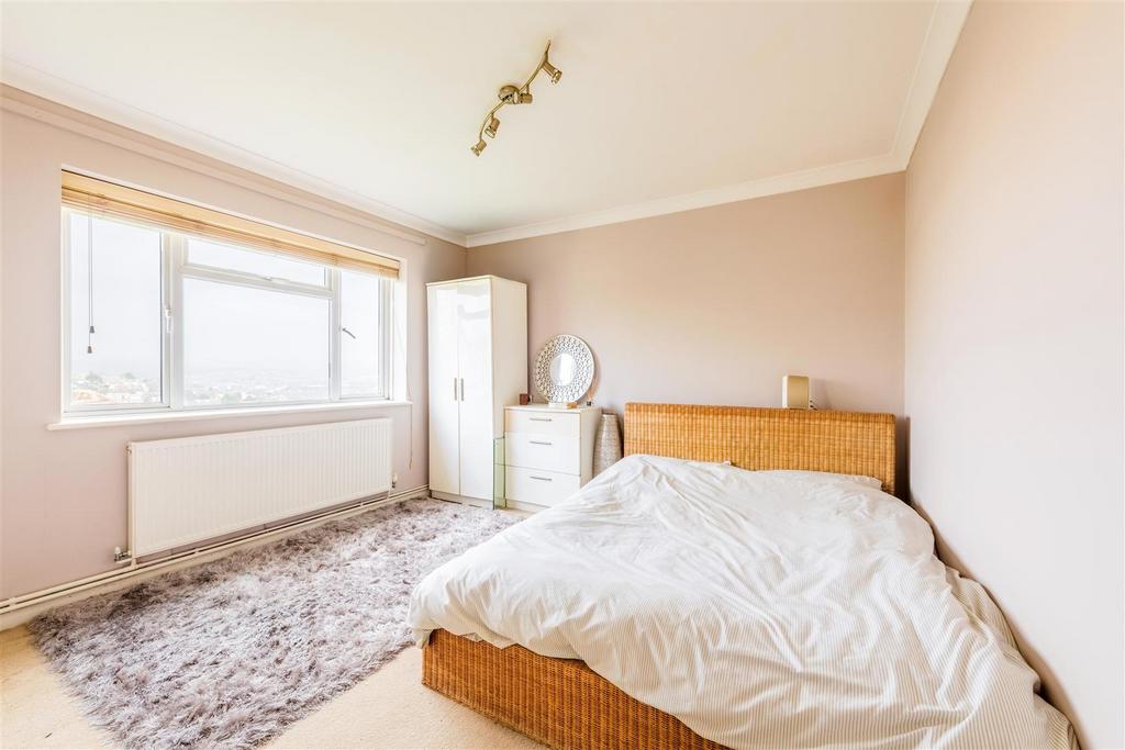 Flat 5 Hillcrest Court-14.jpg