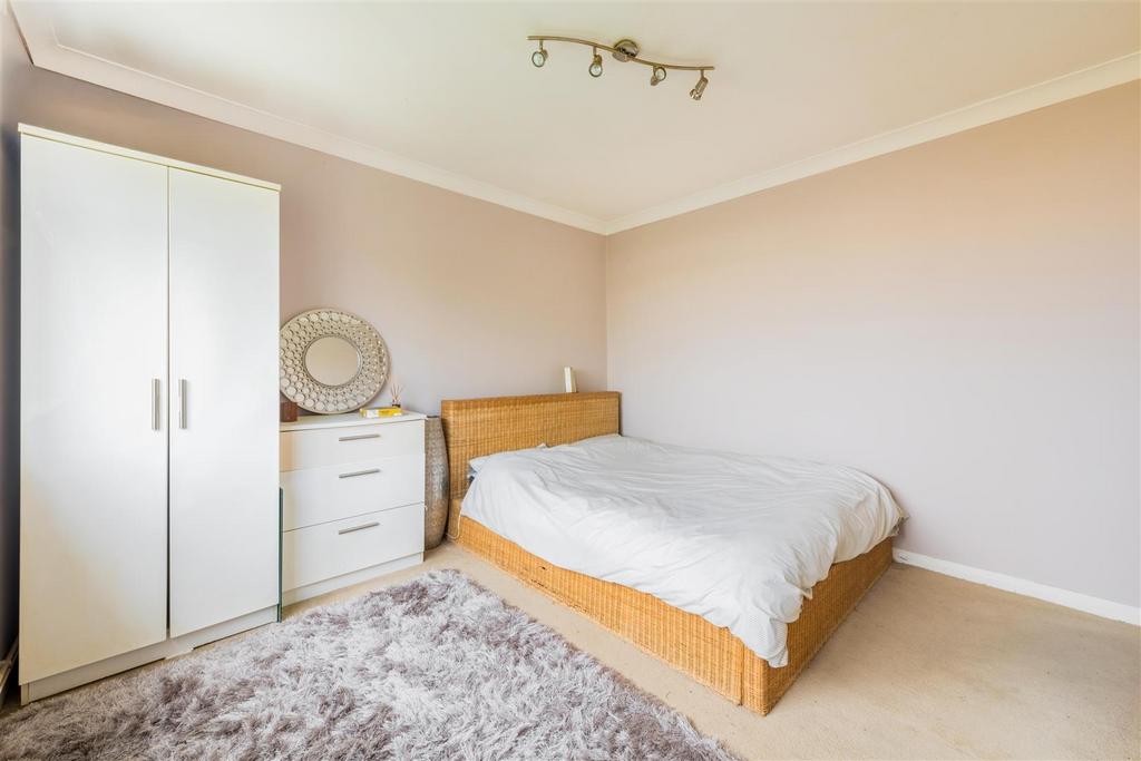 Flat 5 Hillcrest Court-15.jpg