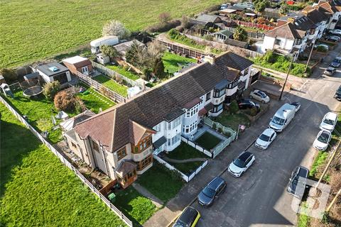 Sunnings Lane, Upminster, RM14