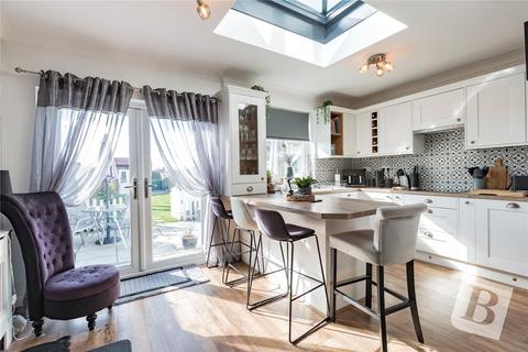 3 bedroom terraced house for sale, Sunnings Lane, Upminster, RM14