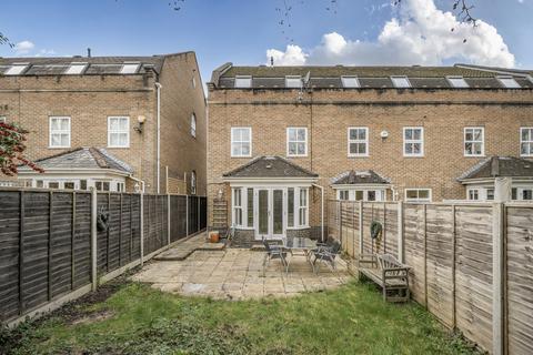 4 bedroom house for sale, Mill View Close, Epsom, KT17