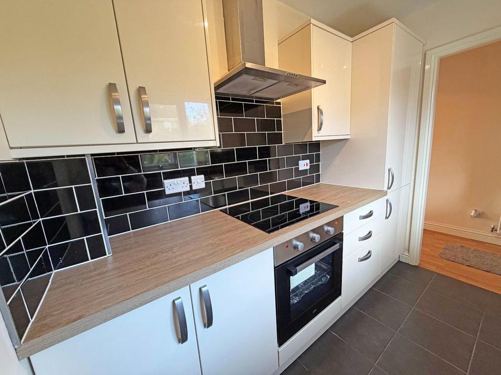 Kitchen2.jpg