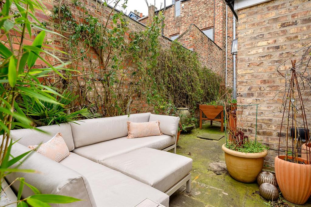 Couryard