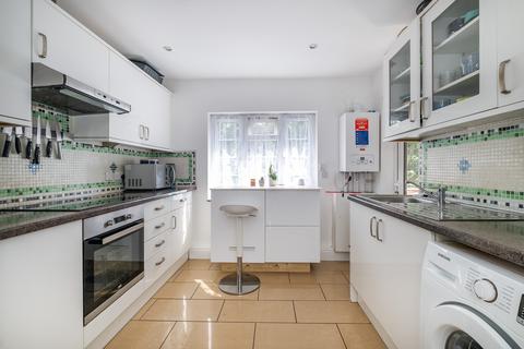 2 bedroom flat for sale, Wilmer Crescent, Kingston Upon Thames, KT2