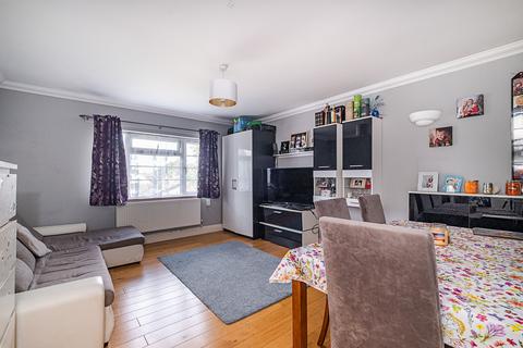 2 bedroom flat for sale, Wilmer Crescent, Kingston Upon Thames, KT2
