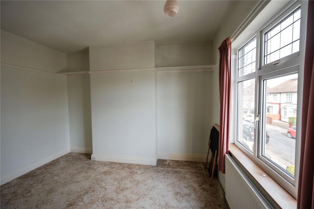Bedroom 1 (2)