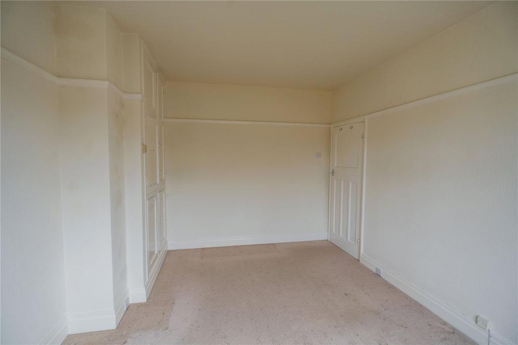 Bedroom 2 (2)