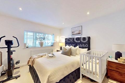 undefined, Locarno Road, Greenford, UB6