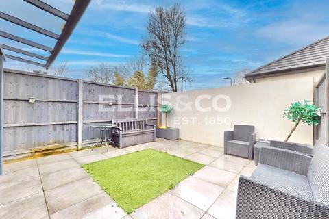 undefined, Locarno Road, Greenford, UB6
