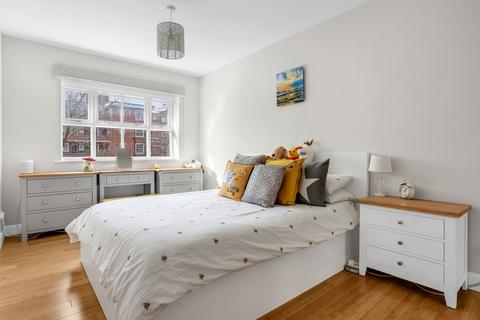 2 bedroom flat for sale, Collard Place, London, NW1